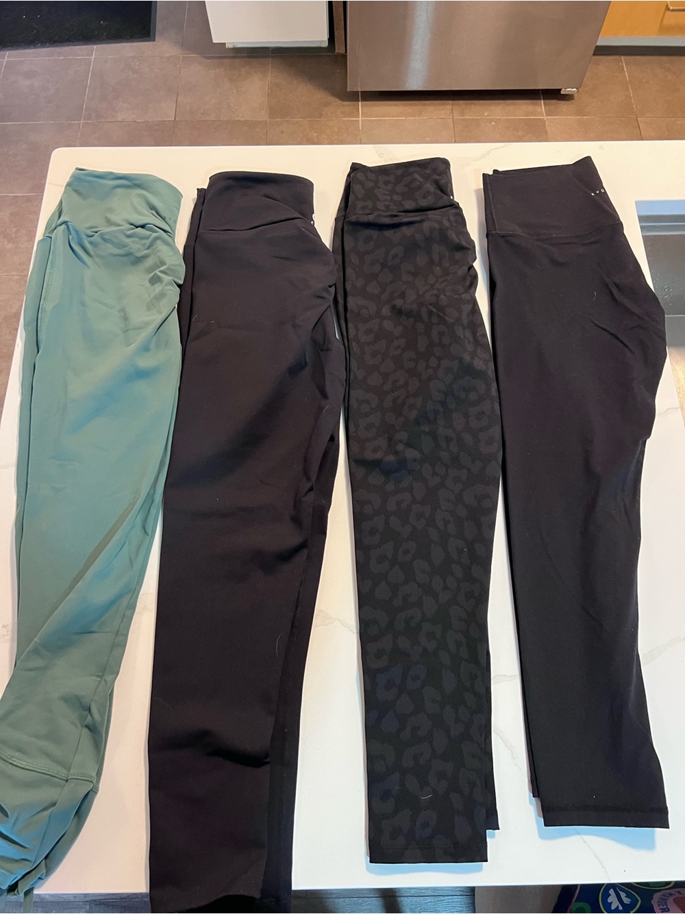 Ryderwear High-Waist Legging Set in Black & Sage- size L